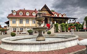 Zespol Palacowo-Parkowy Badzow